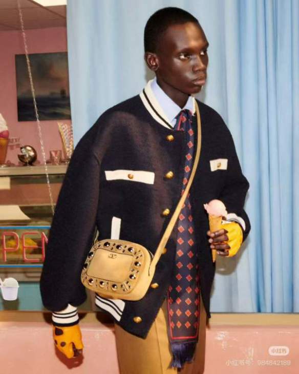 Picture of Valentino Handbags _SKUfw216012138fw